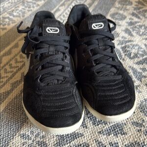 NIKE STREET GATO BLACK SILVER INDOOR Kids’ 4.5Y